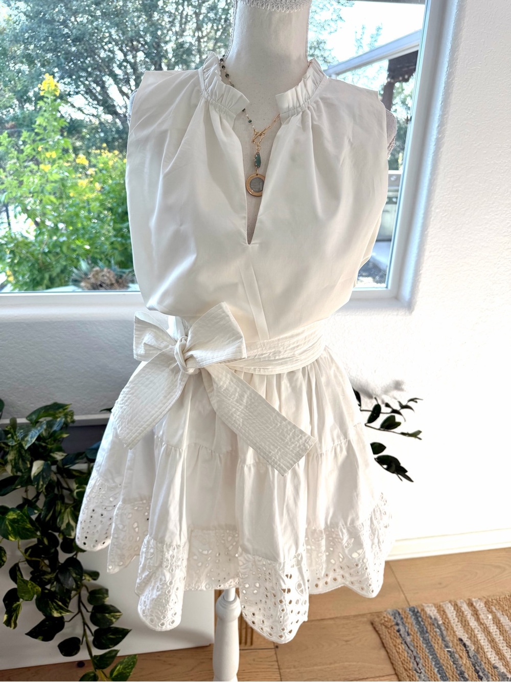 Karina Grimaldi White Cotton Bow-Waist Eyelet Mini Dress Fully Lined Small